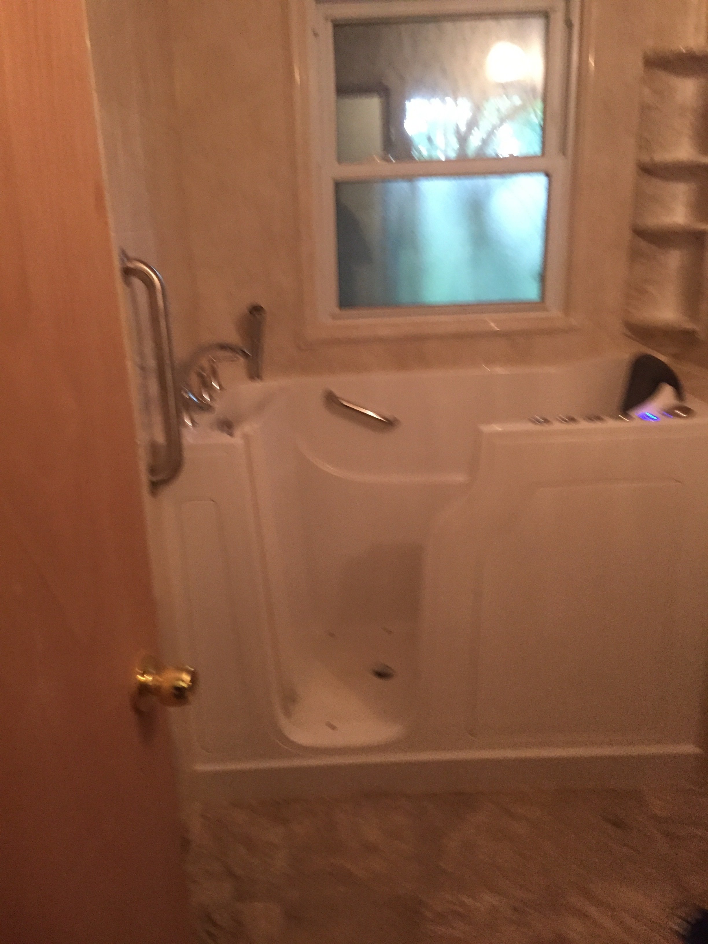 WALK-IN-TUBS FROM MEDITUBS