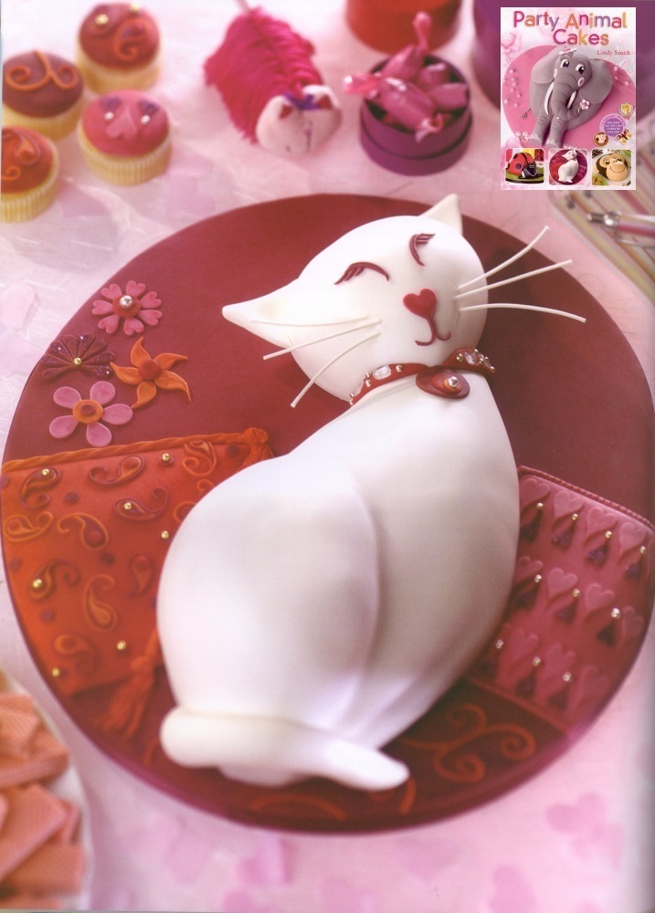 Paisley pattern used to decorate the cushion on Lindy Smith's Purrfectly exotic cat cake from her Party Animal cakes book