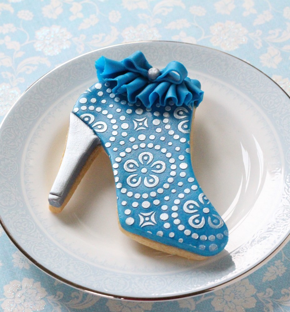 Blue ruffle decorated ankle boot cookie