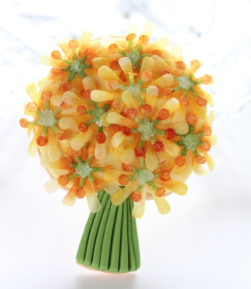 Yellow flower posy - a decorated biscuit