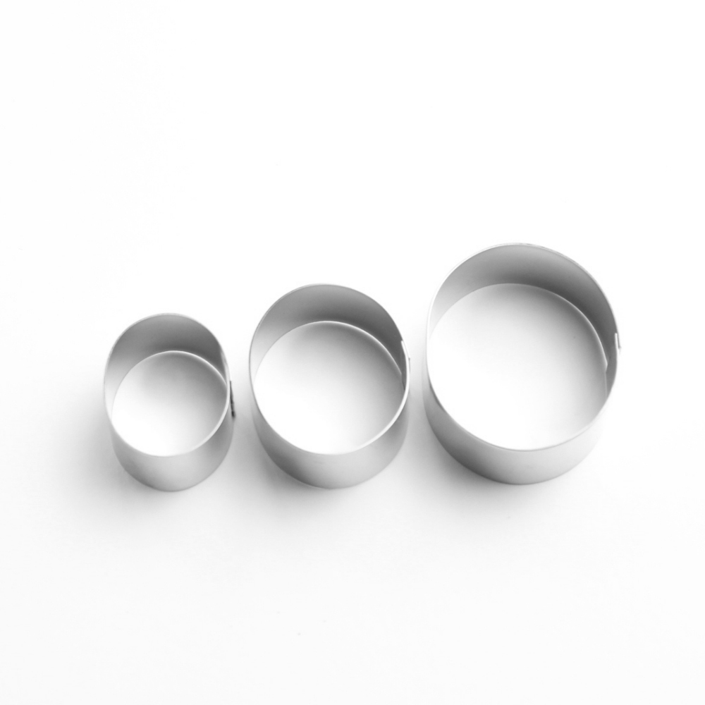 Oval Sugarcraft Cutters - Medium and Large (Lindy's) SKU178811
