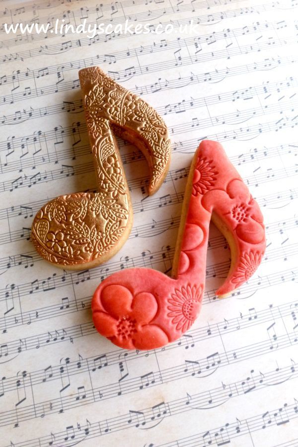 Quaver musical note cookies, baked and decorated using Lindy's stainless steel biscuit note cutter