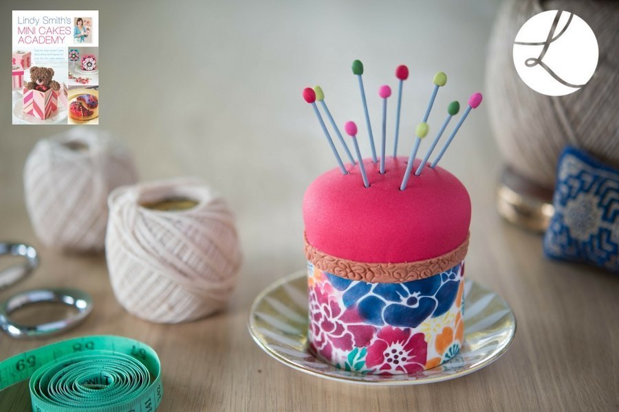 Flower cupcake top stencil set