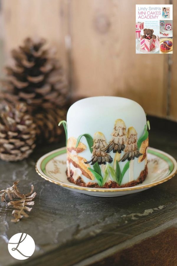 Flame cutters used on Lindy's 'Autumn magic' cake from her mini cake academy book to make grass