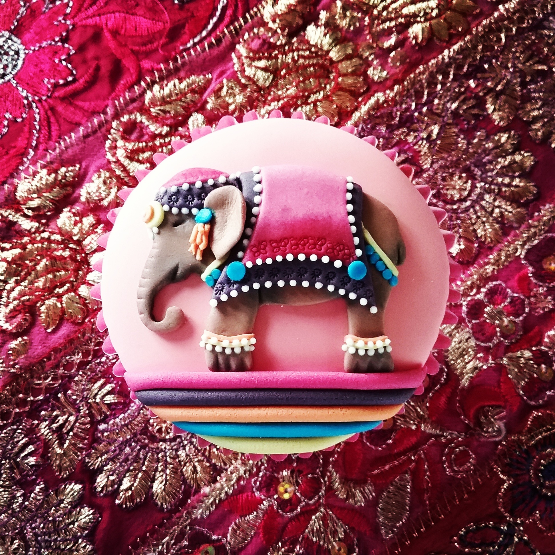 Asian elephant cupcake - embossing and cutter skills