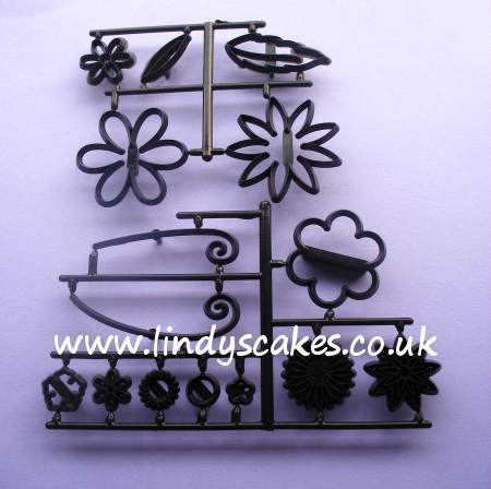 Fantasy Flowers Cutter and Embossing Set (Patchwork Cutters) SKU17662