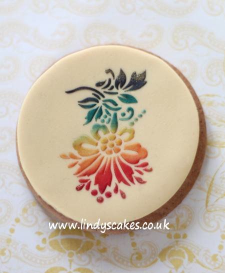 Elegant Flower Cupcake Top Stencils - Lindy's (LC112)