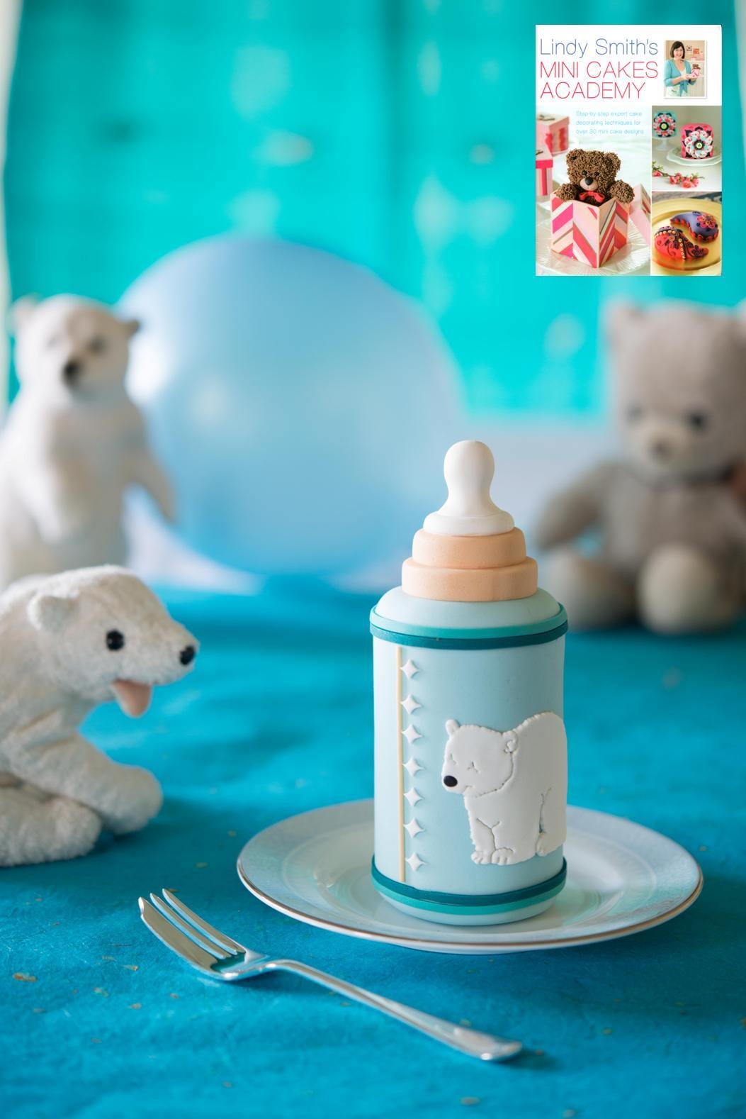 'Lindy Smith's Mini Cakes Academy' Book