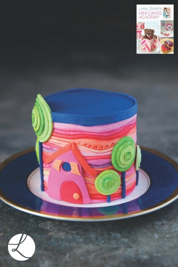 'Lindy Smith's Mini Cakes Academy' Book