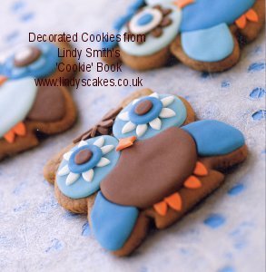 Bake me I'm yours.....cookie book by Lindy Smith