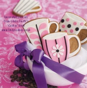 Bake me I'm yours.....cookie book by Lindy Smith