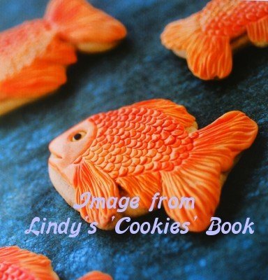Bake me I'm yours.....cookie book by Lindy Smith