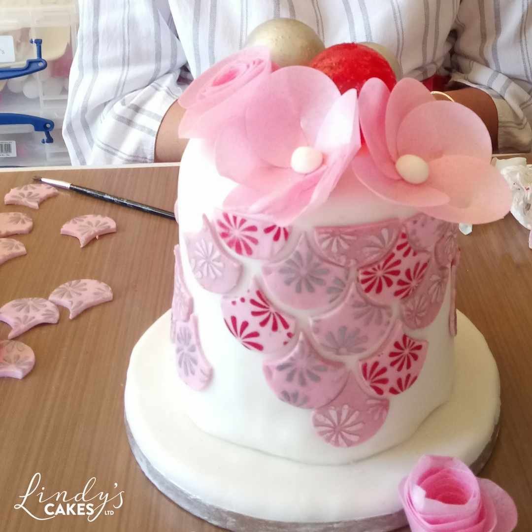 A pretty pink cake from one of Lindy's students