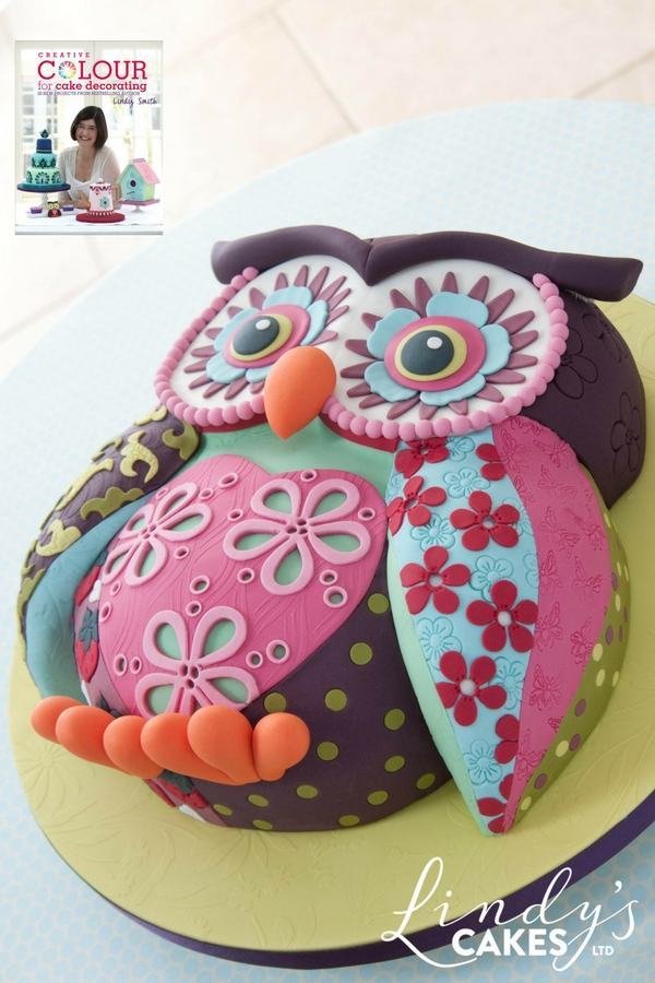 Patchwork owl cake from creative colour for cake decorating book by Lindy Smith