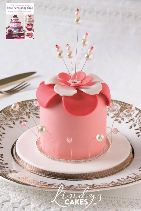'Contemporary Cake Decorating Bible' Book by Lindy Smith