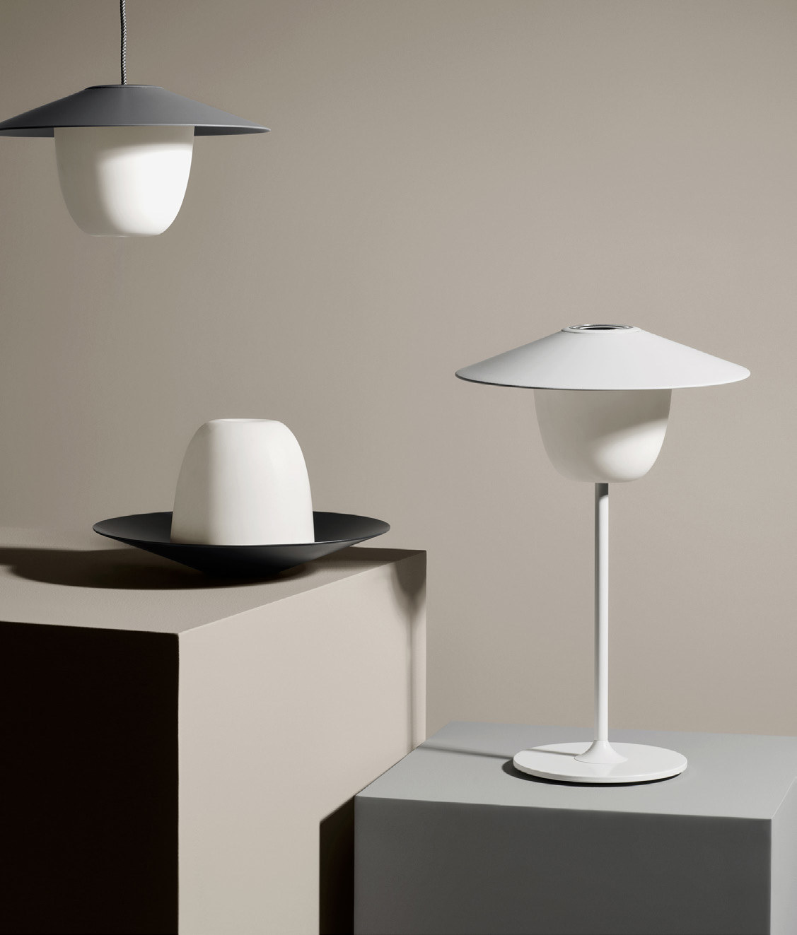 Mobile LED In-/ Outdoor Akku-Leuchte dimm-/ wandelbar 56060