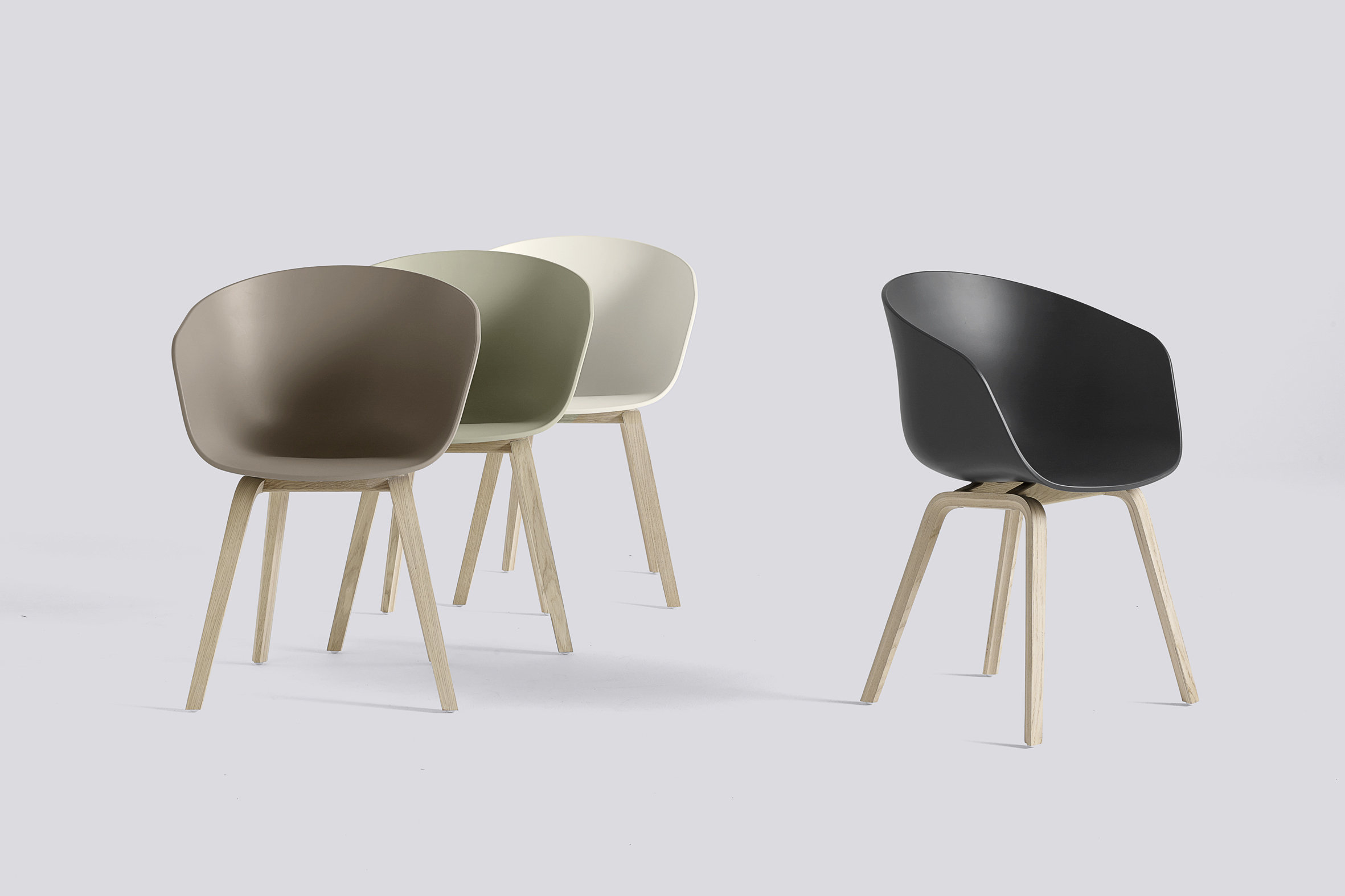 Designklassiker Schalenstuhl in vielen Farbvariationen