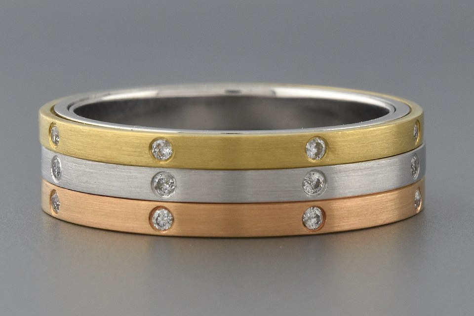 Item #2530 Tri-Tone Kinetics Diamond Band