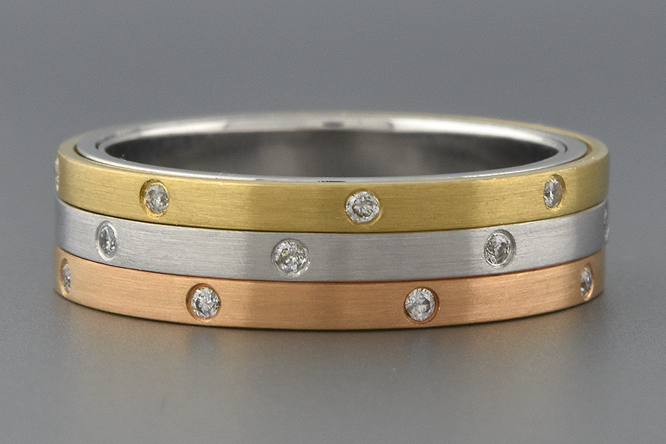 Item #2530 Tri-Tone Kinetics Diamond Band