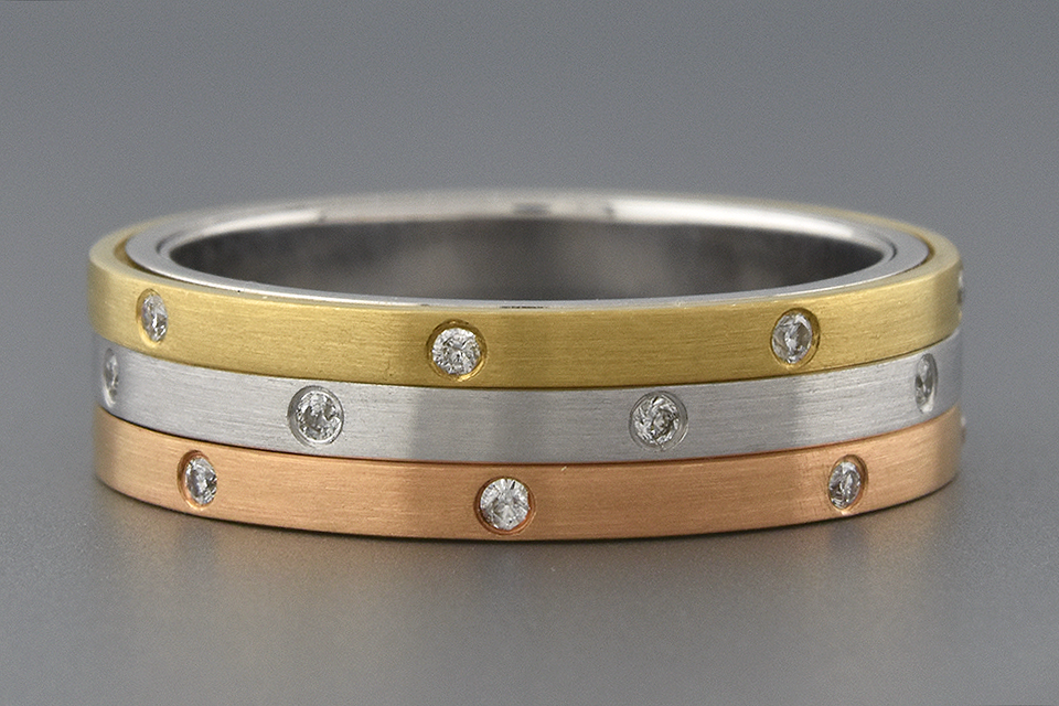 Item #2530 Tri-Tone Kinetics Diamond Band