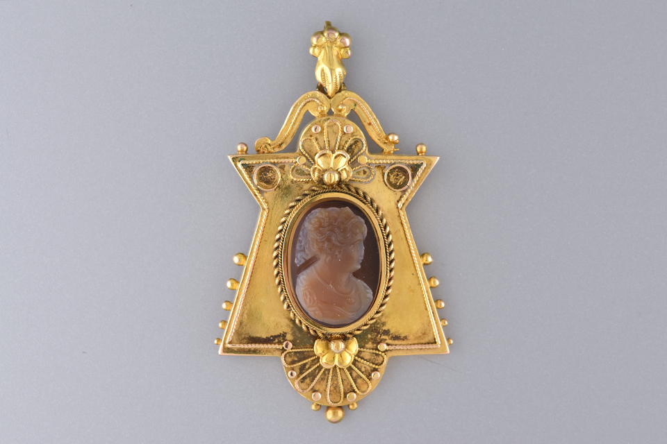 Item #1507 Ornate Glass Cameo Pendant
