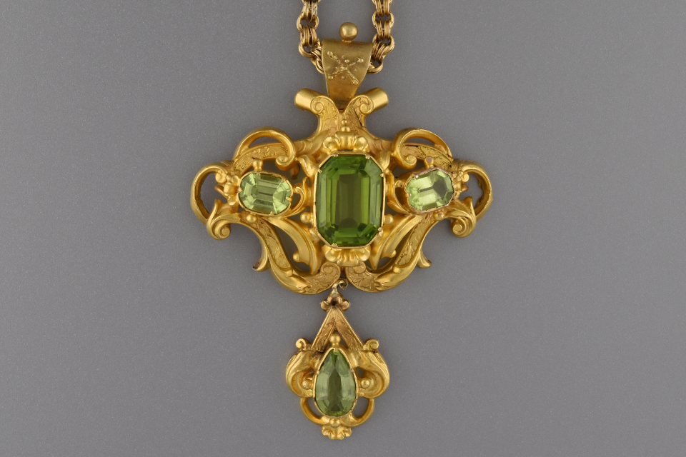 Fine Georgian Pendant with Peridot