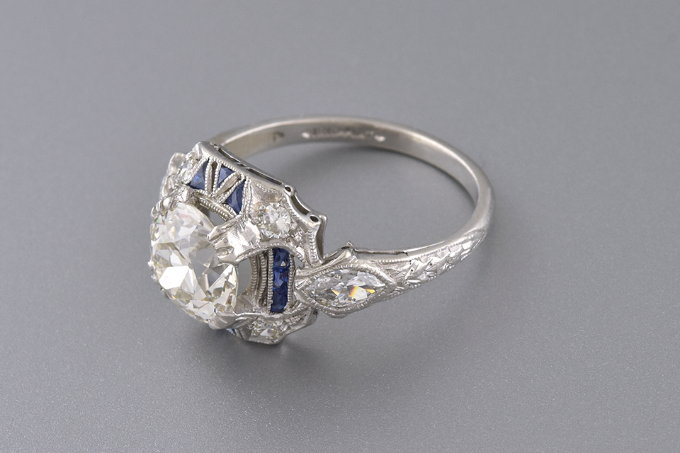 Unique Sapphire Detailed Art Deco Diamond Ring