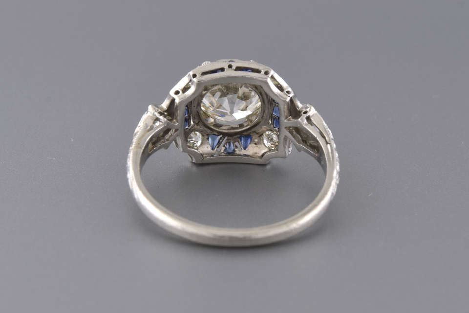 Unique Sapphire Detailed Art Deco Diamond Ring