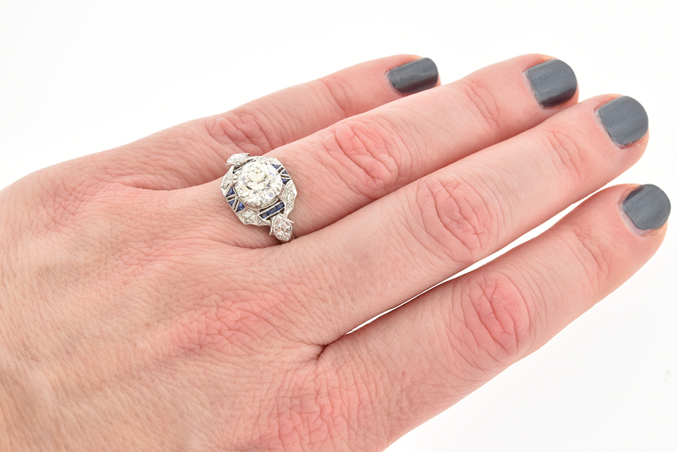 Unique Sapphire Detailed Art Deco Diamond Ring