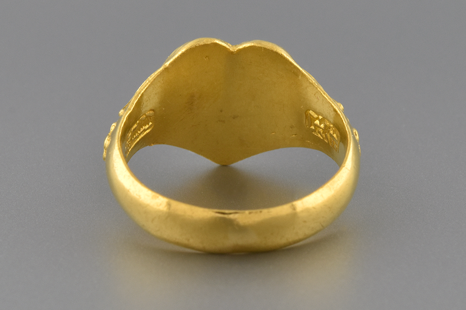 Carved Design Heart Ring In 22 Karat Gold