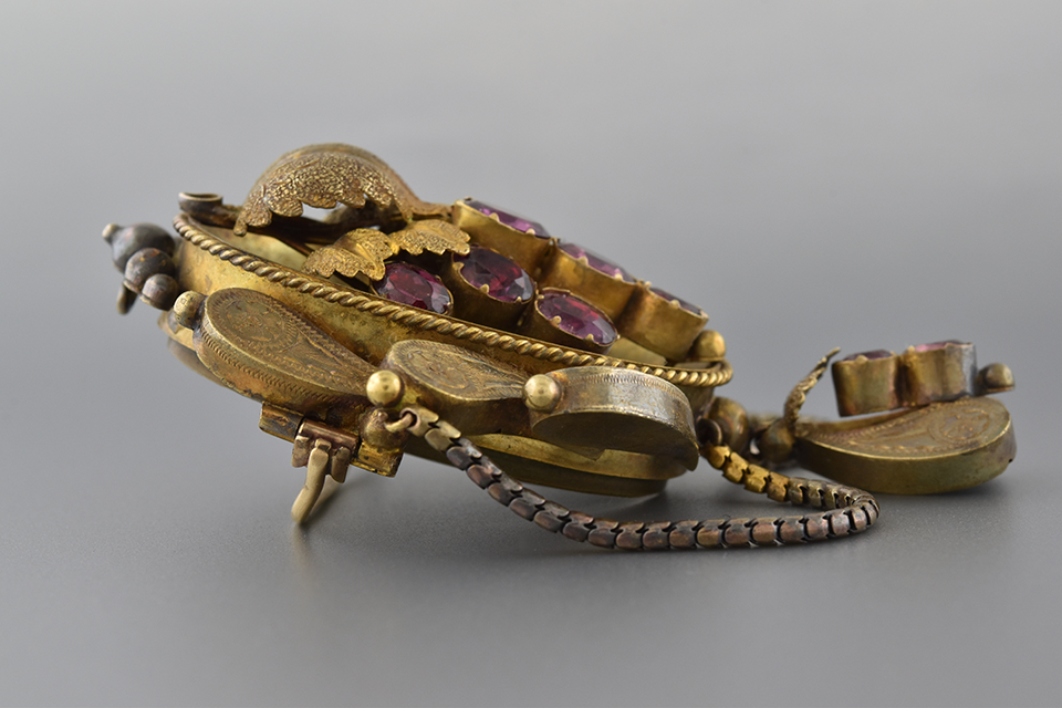Leaf and Gem Victorian Brooch