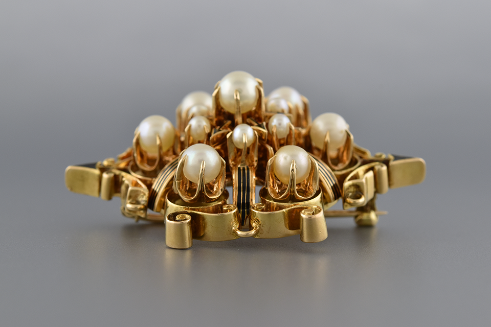 Beautiful Arrows Victorian Pearl Mourning Brooch