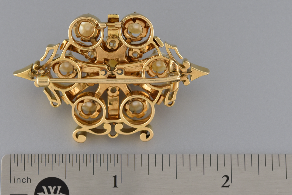 Beautiful Arrows Victorian Pearl Mourning Brooch