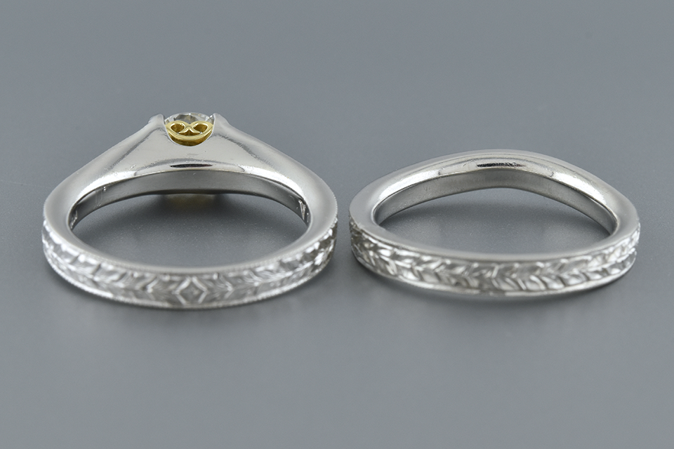 Carved Band Platinum Wedding Set