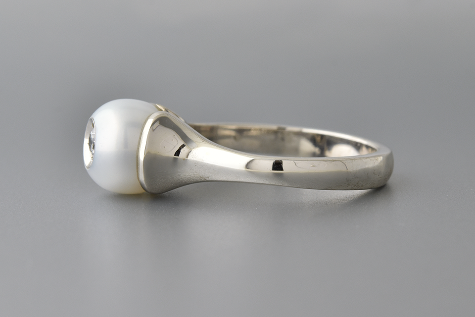 Freshwater Pearl Ring With Diamond Center