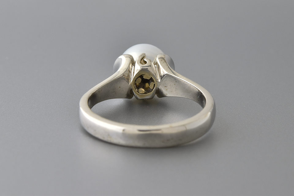 Freshwater Pearl Ring With Diamond Center