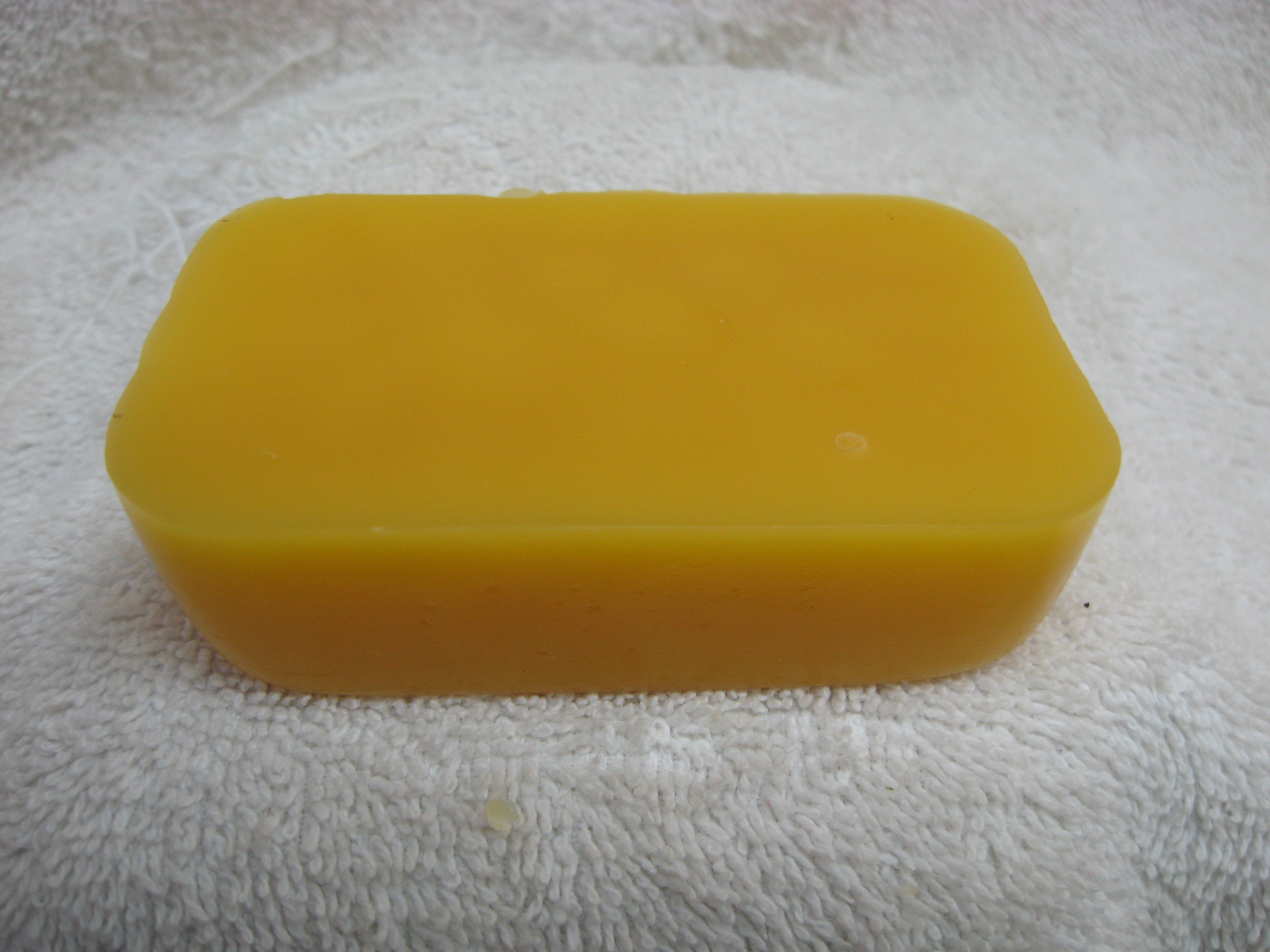 1/4 lbs. Block Bees Wax Bar 00001