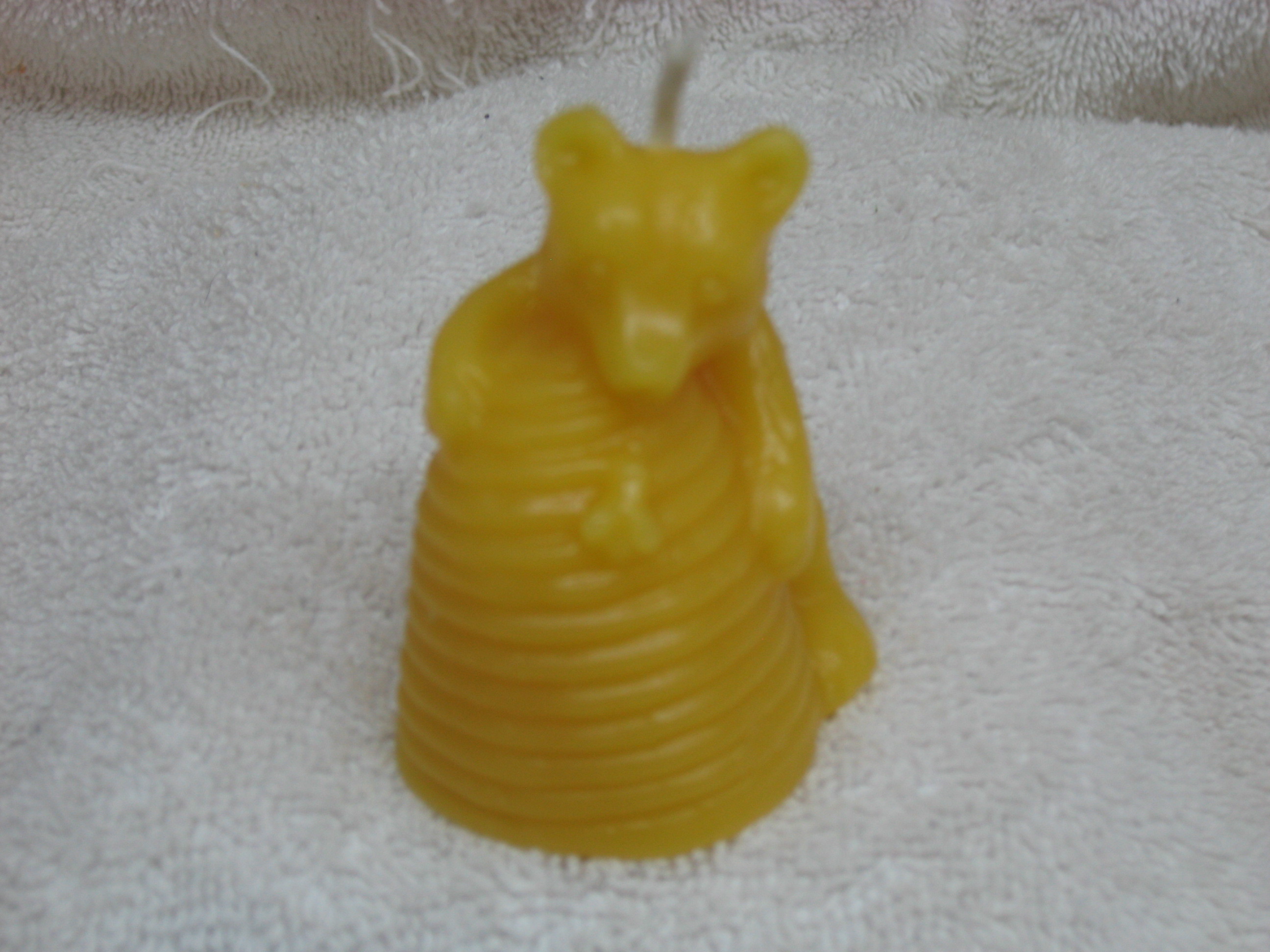 Bear & Hive Candle 00003