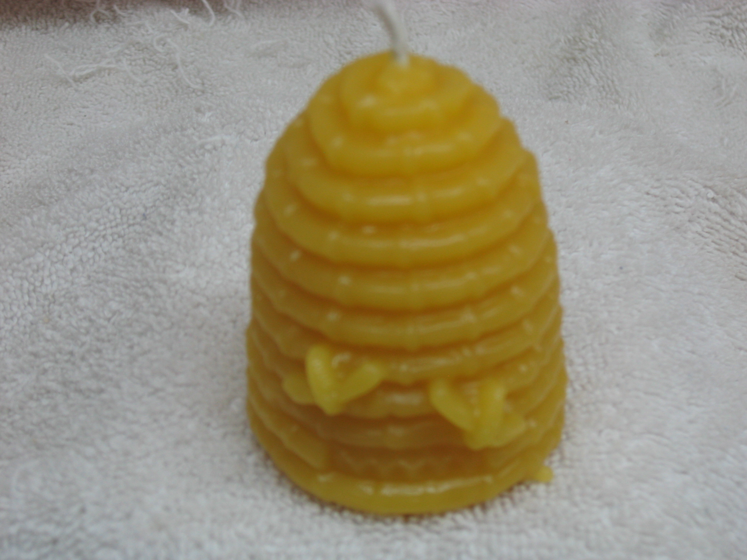 Skep with Bees Candle 00004