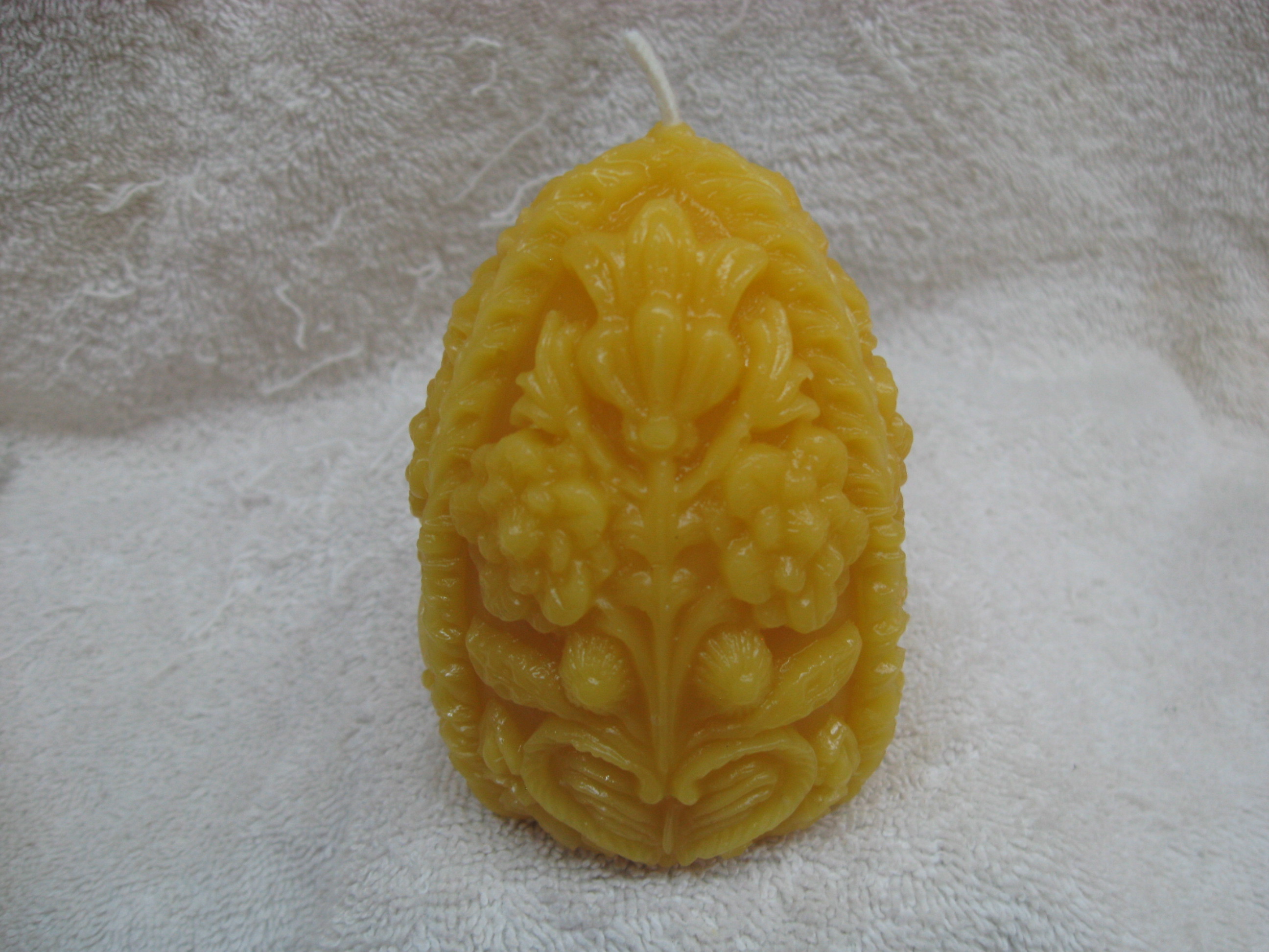 Carved Egg Candle 00011