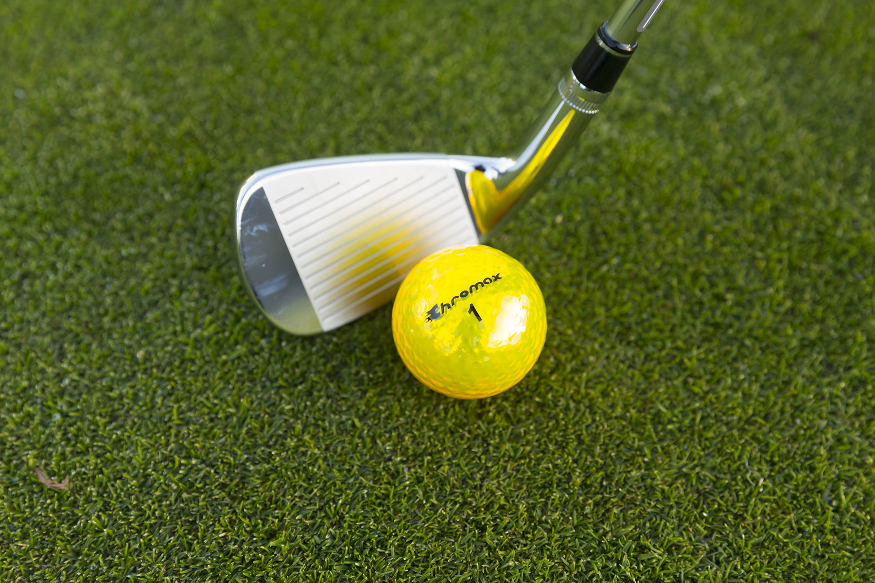 Chromax yellow golf ball M5 with wedge