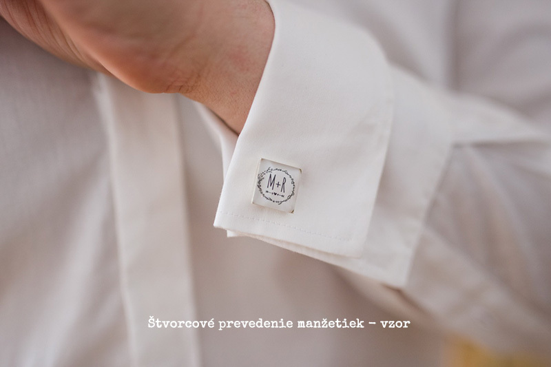 Monogram so srdiečkami a dátumom